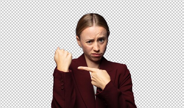 mirando impaciente y enojado señalando el reloj pidiendo puntualidad quiere estar a tiempo