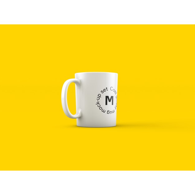 Mock up de taza sobre fondo amarillo