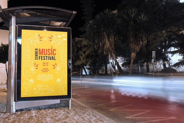 Download Mockup de cartel en calle | Archivo PSD Gratis