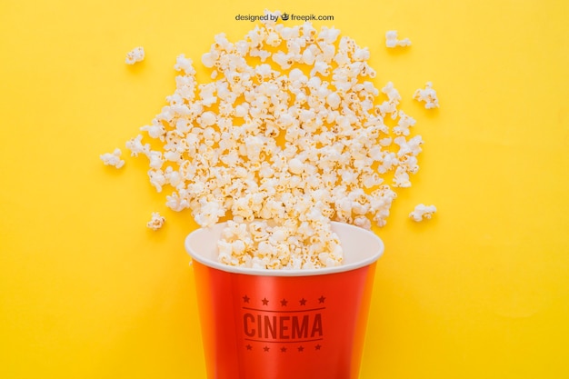 Mockup di film con il secchio di popcorn