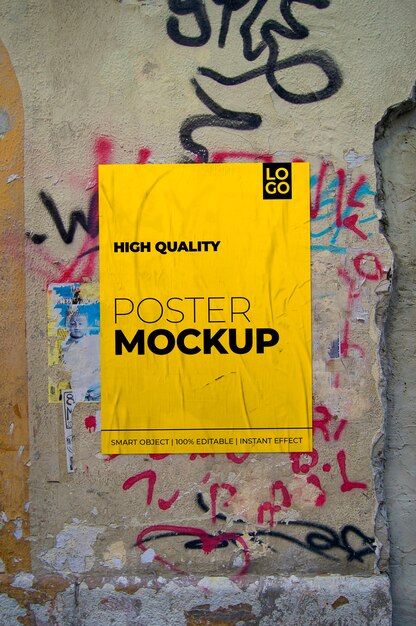 Mockup di poster sbriciolato