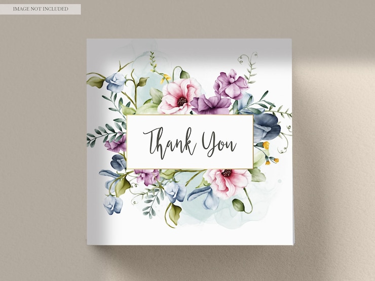 Gratis PSD mooie bruiloft uitnodigingskaart met bloem en bladeren aquarel