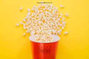 Gratis PSD movie mockup met popcorn emmer