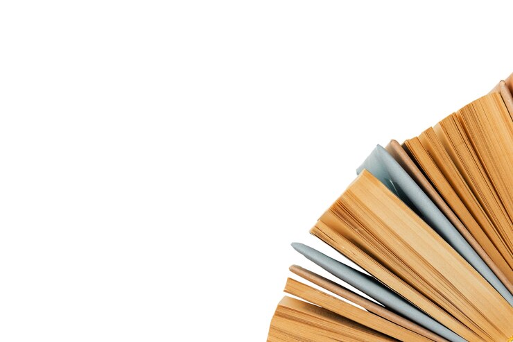 PSD gratuito mucchio di libri isolato