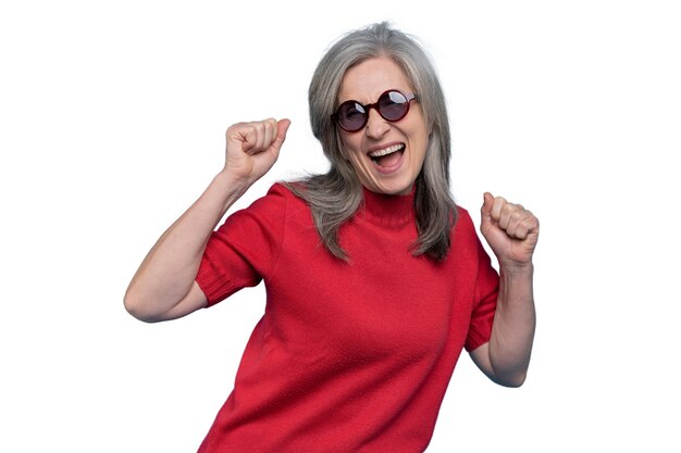 Mujer mayor sonriendo