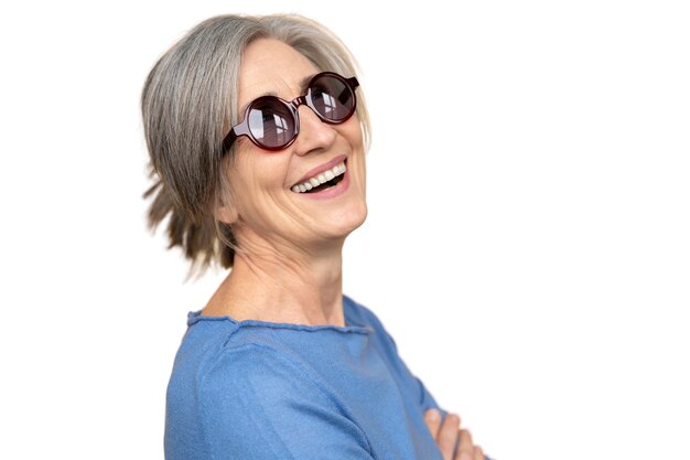 Mujer mayor sonriendo