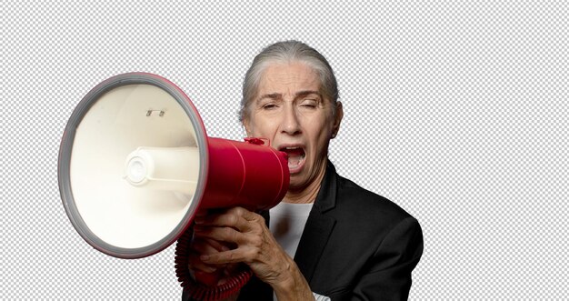 mujer de mediana edad con un megáfono