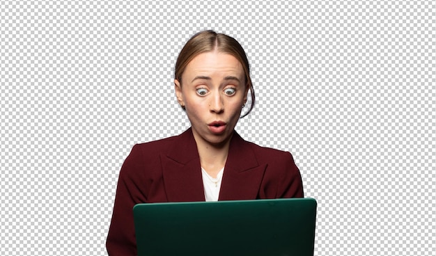 mujer de negocios usando una computadora portátil
