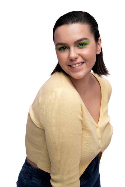 Mujer de vista frontal con maquillaje genial