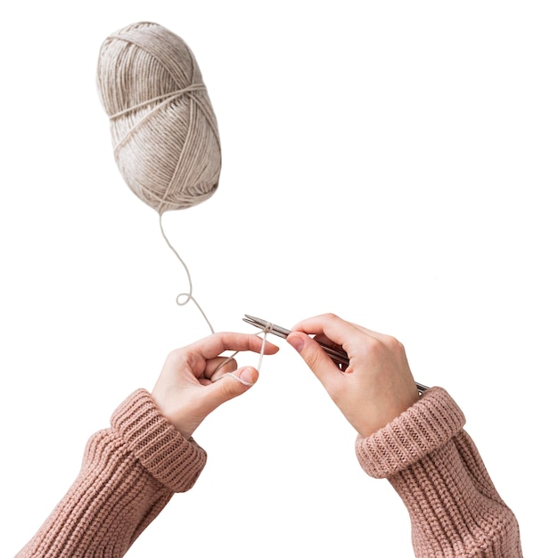 Persona con filato per il crochet