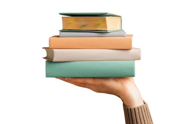 Pila de libros aislado