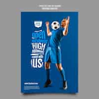 PSD gratuito plantilla de póster a4 de juego de fútbol degradado