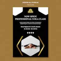 PSD gratuito plantilla de póster de clases de yoga