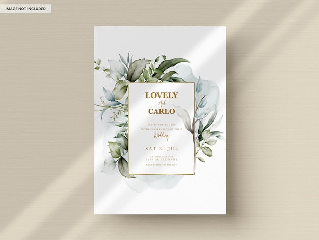 Plantilla de tarjeta de invitación de boda con hojas de acuarela