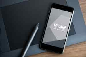 Gratis PSD premium mockupsjabloon voor mobiele telefoon