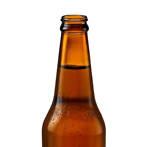 Un primer plano de la cerveza aislada