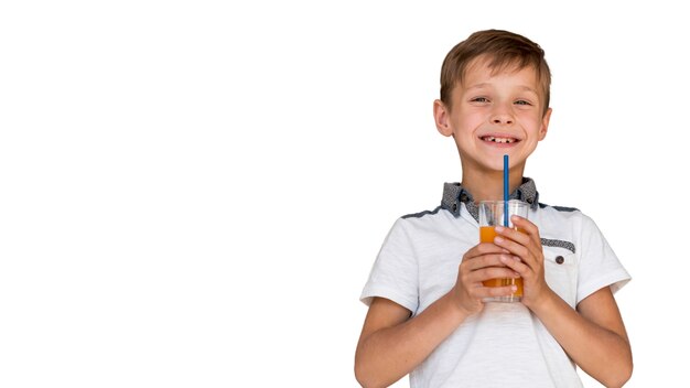 Primer plano en el retrato de expresión de niño