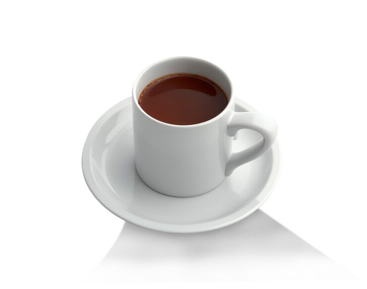 PSD gratuito prossimo piano sulla tazza di caffè isolata