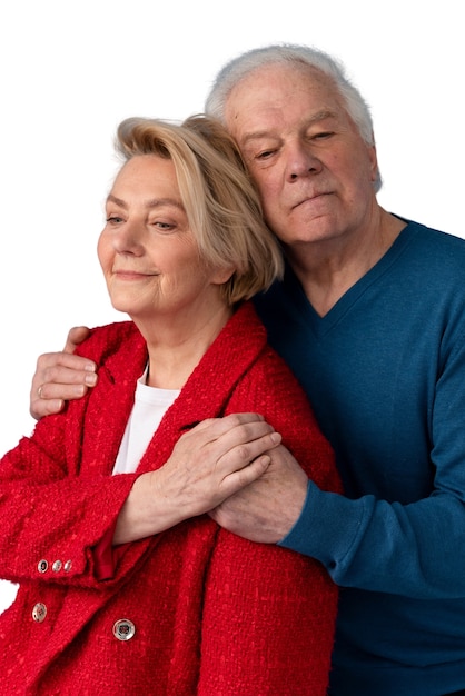 PSD gratuito retrato de estudio de amorosa pareja de ancianos