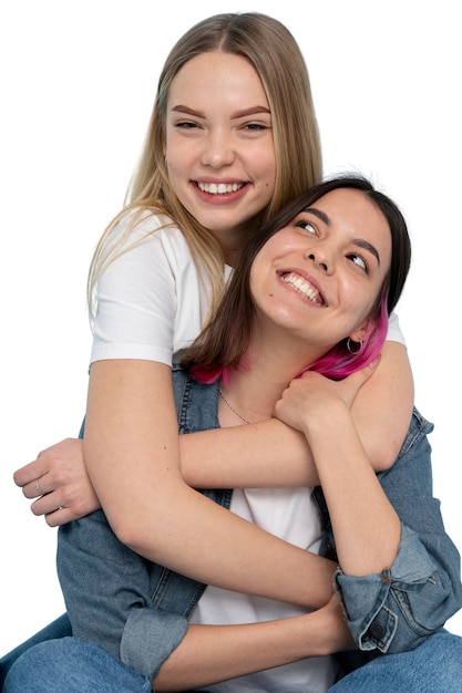 Retrato de estudio de dos jóvenes amigas adolescentes