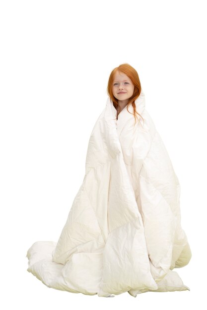 Retrato de estudio de niña con manta hinchada