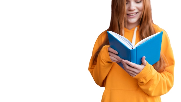 PSD gratuito retrato, de, niña joven, con, máscara de cara
