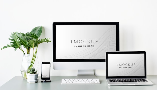 Gratis PSD set van digitale apparaten scherm mockup