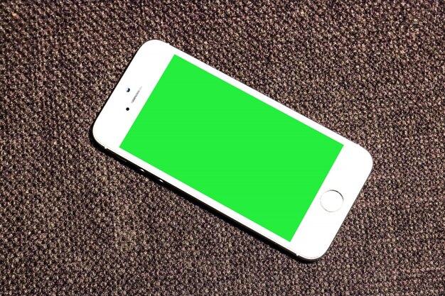 Smartphone con pantalla verde