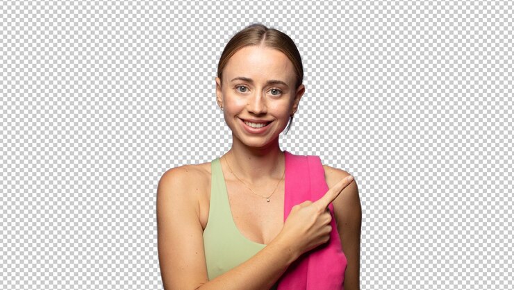 PSD gratuito sonriendo alegremente sintiéndose feliz y apuntando hacia un lado y hacia arriba mostrando el objeto en el espacio de la copia