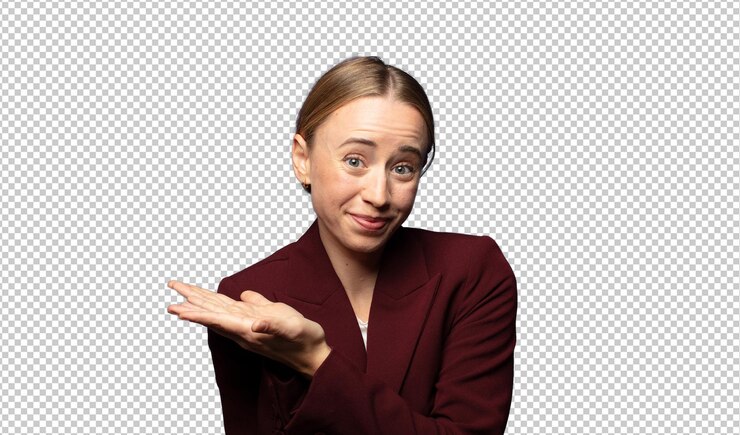 PSD gratuito sonriendo sintiéndose confiado exitoso y feliz mostrando concepto o idea en espacio de copia en el lateral