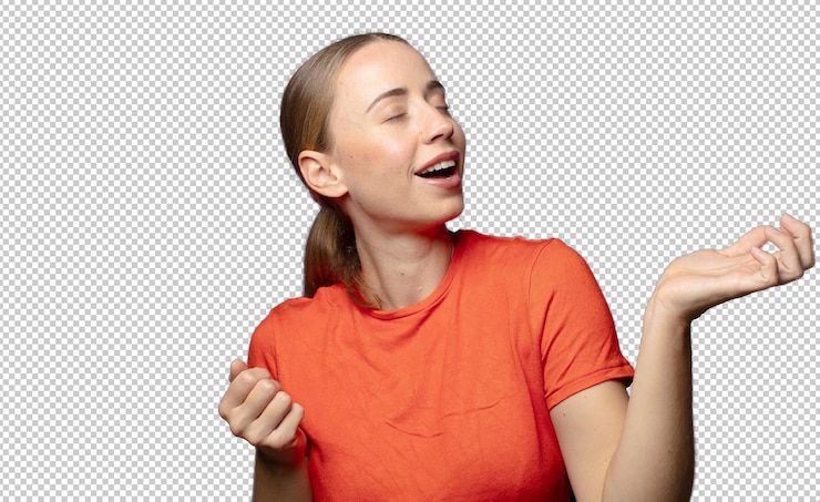 PSD gratuito sonriendo sintiéndose despreocupado relajado y feliz bailando y escuchando música divirtiéndose en una fiesta