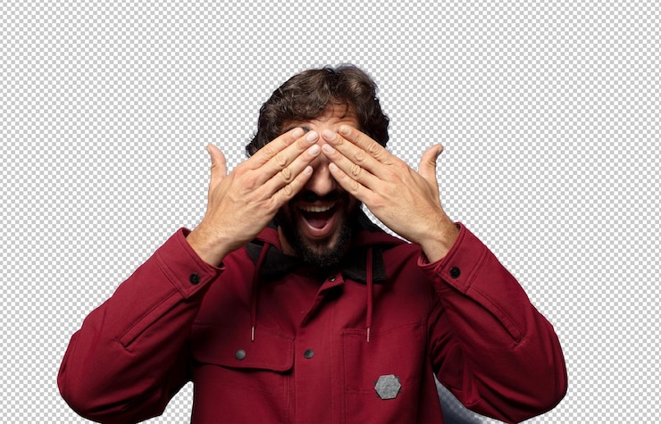 PSD gratuito sorridendo e sentendosi felice coprendo gli occhi con entrambe le mani e aspettando un'incredibile sorpresa