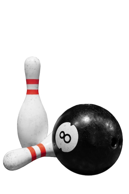 Uitzicht op bowlingpinnen en bal