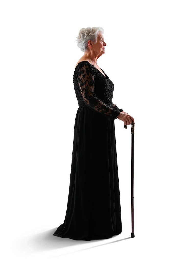 PSD gratuito una bella vecchia donna che posa.