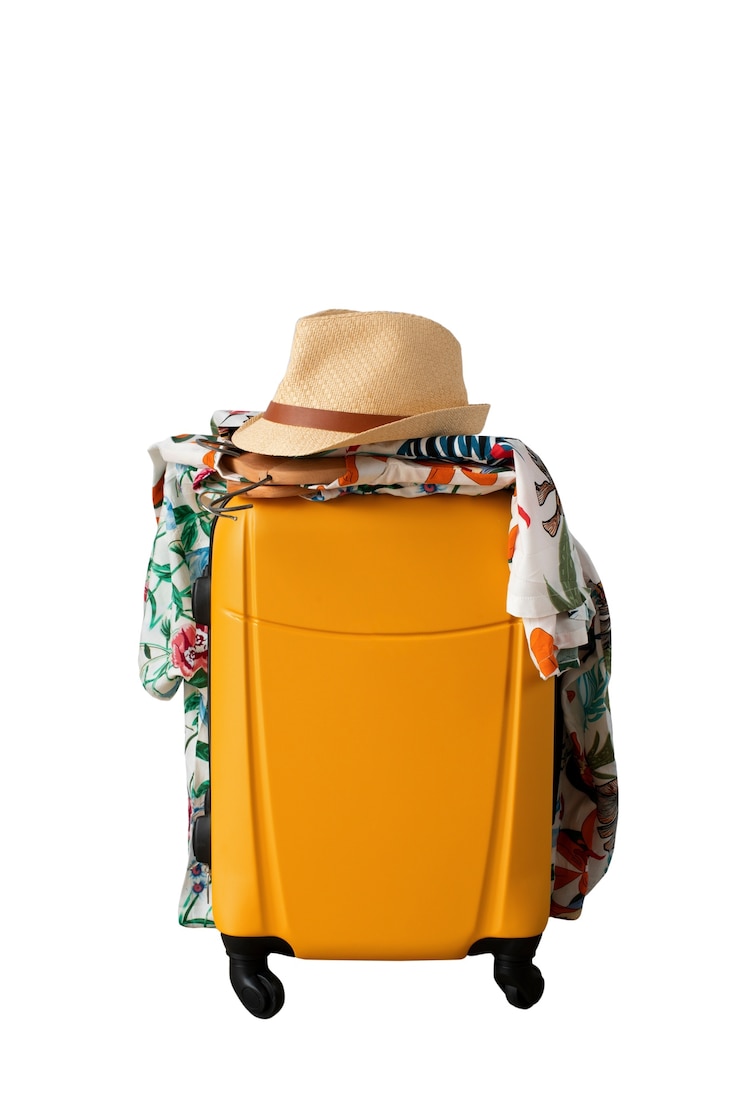 PSD Gratis view of hawaiian shirt with luggage