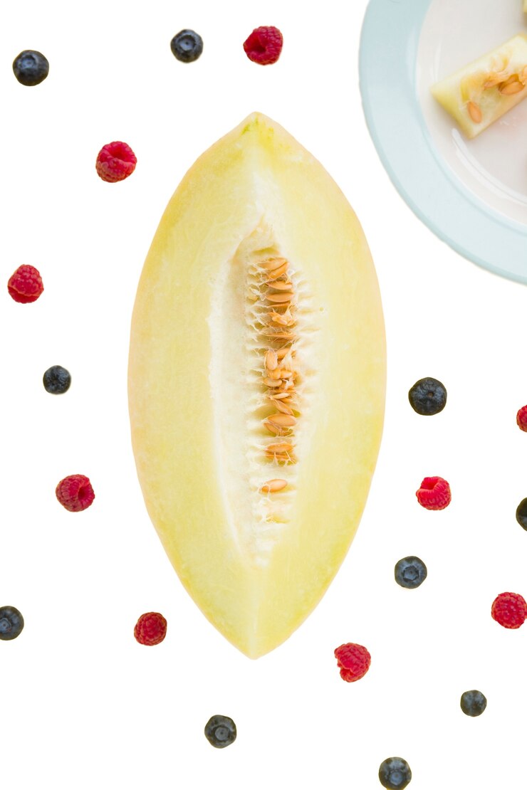 PSD gratuito vista di un mix fresco di deliziosi frutti