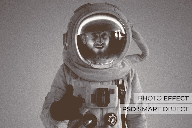 PSD gratuito vista frontal astronauta sonriente con disfraz