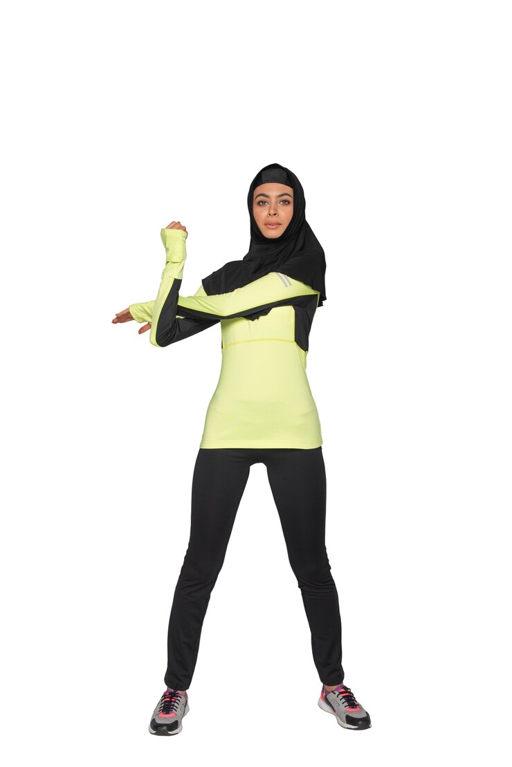 PSD Gratis young woman wearing hijab isolated