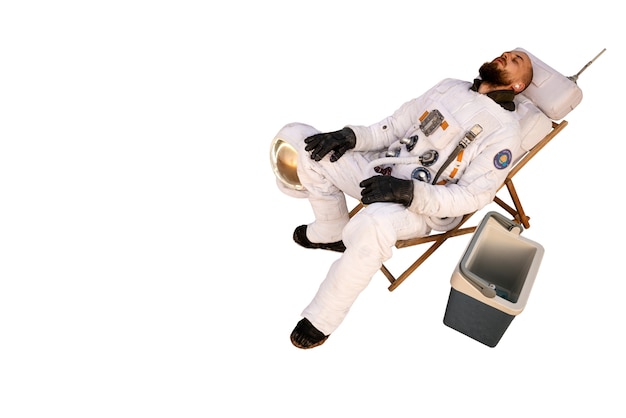 PSD gratuit astronaute portant une combinaison spatiale