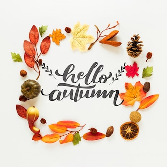 Bonjour Citation D Automne Avec Des Feuilles Sechees Et Des Fruits Psd Gratuite