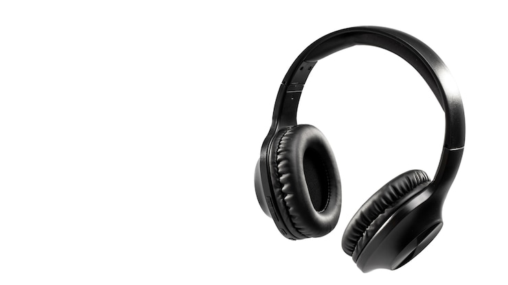 PSD gratuit casque en lévitation nature morte