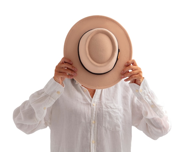 Chapeau à la mode isolé