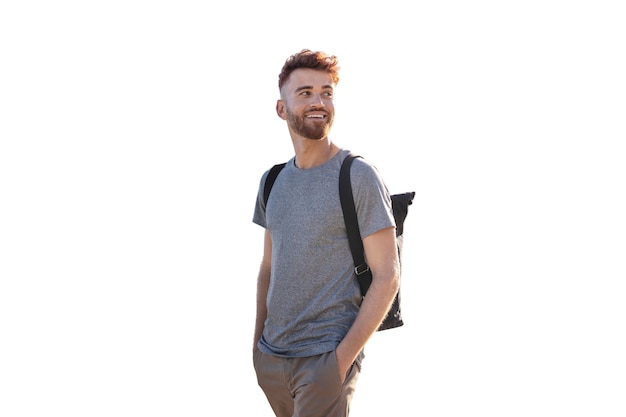 Coup moyen homme avec chemise vierge