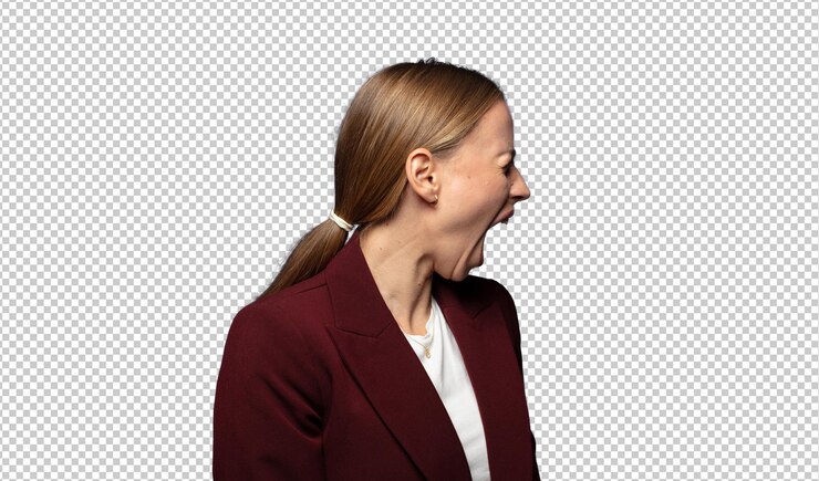 PSD gratuit crier agressivement regarder très en colère frustré scandalisé ou agacé crier non