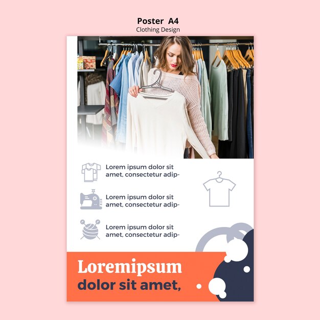 Femme regardant un chemisier dans une affiche de magasin
