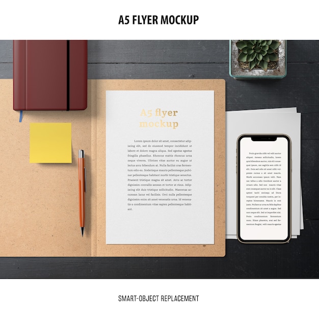 PSD gratuit flyer mockup dans un bureau