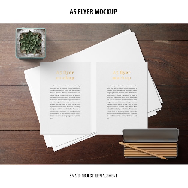 PSD gratuit flyer mockup dans un bureau