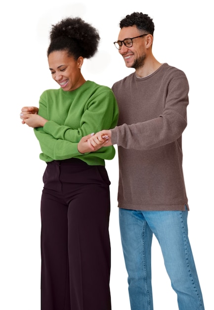 Des gens heureux dansant ensemble isolés