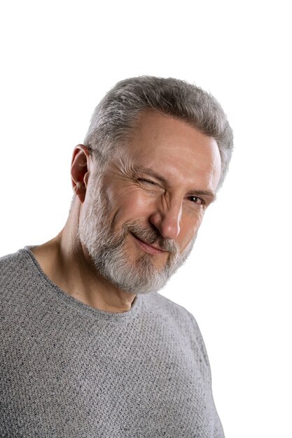 Gros plan sur le portrait du vieil homme