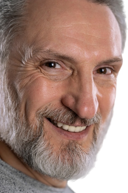 Gros plan sur le portrait du vieil homme
